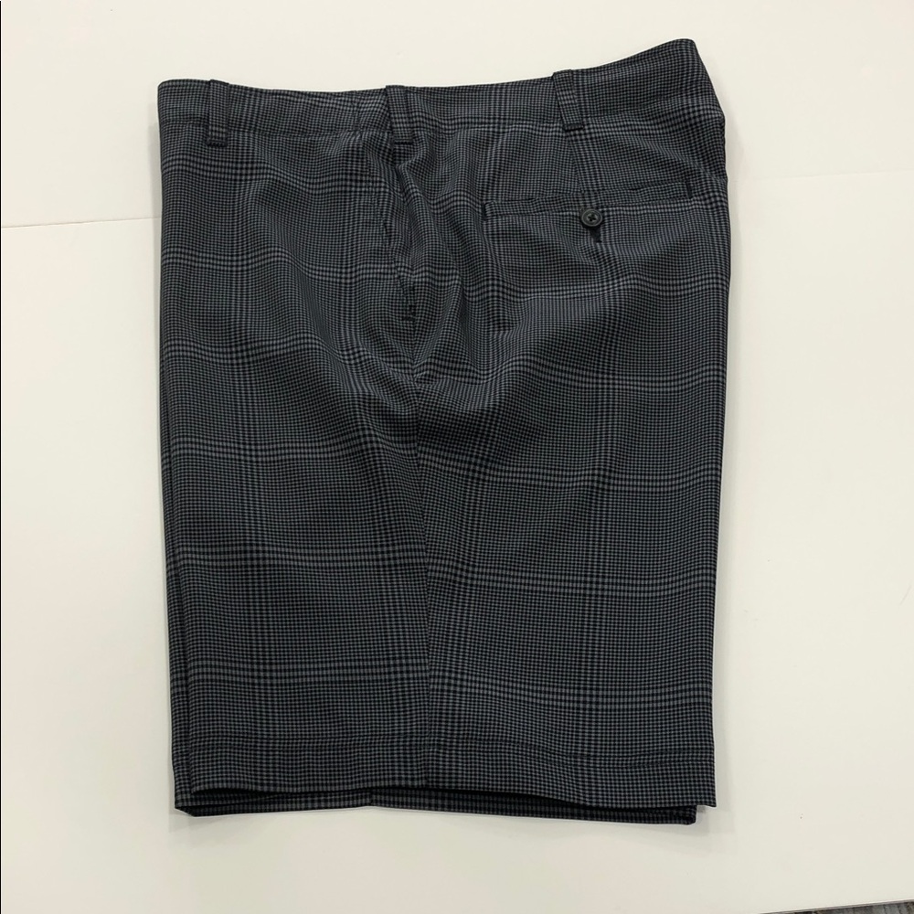 Ben Hogan Men’s Black & Grey Checkered Pattern Golf Shorts – Men’s Est. 34-36